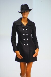 1383358585_DolceGabbana1996SS1.thumb.jpg.deb8a6b66c7605c327f43c2bc0f26d7f.jpg