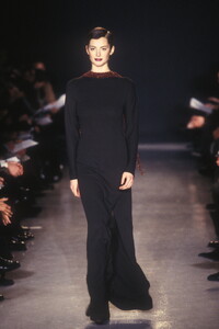 1391880128_DonnaKaran1996WomenRTW108.thumb.jpg.6dff3d1ccfd347507be34c04f59b1341.jpg