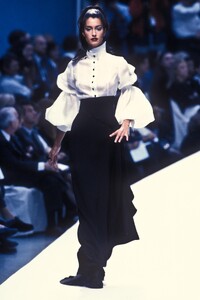 1448829922_ClaudeMontana1996WomenRTW94.thumb.jpg.3687ed949429b62c86caebed40f6cfa4.jpg
