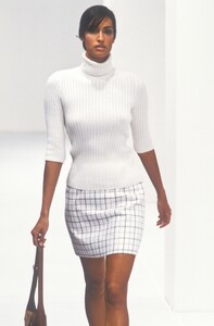 1602771208_DolceGabbana1996WomenRTW130.thumb.jpg.2ad4841ae164844d85e525ebf2db3cda.jpg