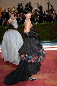 [78532e9152184ba5b6515a1026f94919] Met Gala Celebrating (In America - An Anthology of Fashion) - New-York.png