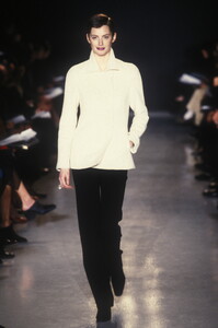 1901690136_DonnaKaran1996WomenRTW54.thumb.jpg.751ca6057f1017d4bc5b91edacea5bf7.jpg