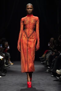 1915658913_wwdjean-paul-gaultier-couture-spring-22-pfw005.thumb.webp.0ce32049b891375d9698bf9e593c096c.webp