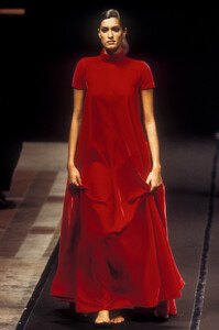 1923785714_CherMichelKlein1993WomenRTW126.thumb.jpg.4450a6ec40e2524c705fb788fcd8f962.jpg