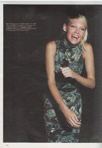 grazia italy 24 april 2001 5.jpg