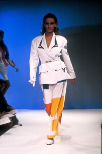 2145889633_ThierryMugler1990WomenRTW80.thumb.jpg.e72b0d305d93f2d2ad0a86037aba8c3f.jpg