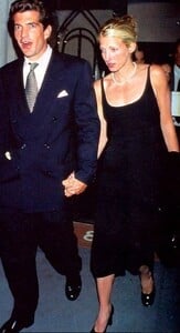 3a0ff6ee2c840b9544241e918f9a2af8--john-kennedy-jr-carolyn-bessette-kennedy.jpg