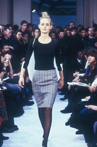 411179864_HelmutLang1995WomenRTW10.thumb.jpg.1084becaf5c0885fb6e297407ff1867c.jpg