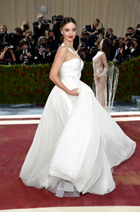 [570cca4d38c941e2a3373349ab46cbbd] 2022 MET Museum Costume Institute Benefit Gala.png