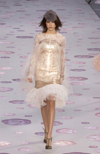 553176660_ChanelSpring2002fDZDHGPTBWWl.thumb.jpg.080a44a98bfc63ae94ddf942a72843ad.jpg