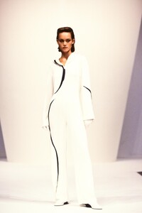 555173355_ThierryMugler1994WomenRTW112.thumb.jpg.72de2f18201930663ed4f4ec382bc0fc.jpg