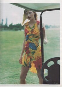 grazia italy 24 april 2001 4.jpg