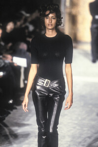 621116177_DirkBikkembergs1997WomenRTW47.thumb.jpg.d0733cb9cec8b8c86471726ed3f072b3.jpg