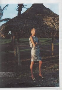 grazia italy 24 april 2001 12.jpg