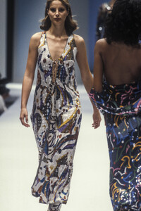 661136740_Missoni1994WomenRTW39.thumb.jpg.59839bf5750b56dba846a2a04db6019e.jpg