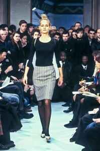 821743446_HelmutLang1995WomenRTW9.thumb.jpg.eaa7c70fb165f117d9faf1b9417661b0.jpg