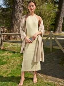 19869_SILK-CASHMERE-TRAVEL-WRAP_SAND_VY_01 yada villaret.jpg