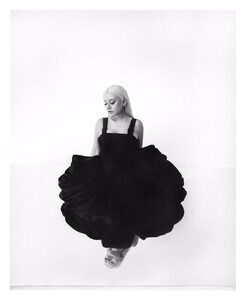 Christina Aguilera @ Vogue Portugal March 2022 04.jpg