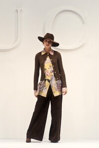 868869165_Gucci1993WomenRTW50.thumb.jpg.0aa4c1988a5aa9bb9e3303edb658b20e.jpg