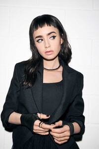 lilycollins_us_0003~22.jpg