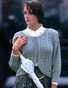 993433235_1986VogueKnittingJapan(2).thumb.jpg.c94b3c8e0d5332f72cb51d6e37b36c5f.jpg