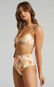 Charlie_Holiday_-_Gigi_Swim_in_Seventies_Floral_11.jpg