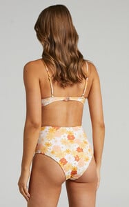 Charlie_Holiday_-_Gigi_Swim_in_Seventies_Floral_12.jpg