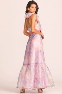 D1481-1085-MARIS-GOWN-FAIRYTALE-PRINTED-005_result.jpg