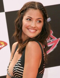 Minka_Kelly_160.jpg