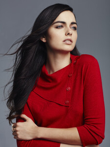 RED_SPLIT-NECK-SWEATER_012.jpg