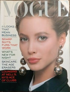 VgOz0587coverChristyTurlington.thumb.jpg.0be129843f0e8db82a6fc99b28d40f05.jpg