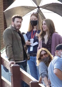 ana-de-armas-and-chris-evans-on-the-set-of-ghosted-in-washington-dc-05-04-2022-1.thumb.jpg.5f38675a67a6e4fdbe846c2193e57ea3.jpg