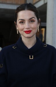 ana-de-armas-at-louis-vuitton-2023-cruise-show-in-san-diego-05-12-2022-0.thumb.jpg.3dae29b0070d09f19f6f23062252417e.jpg