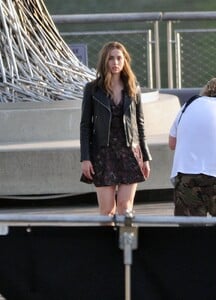 ana-de-armas-on-the-set-of-ghosted-in-washington-05-04-2022-1.thumb.jpg.c075120cc5b0555bccdd85e88ca6793a.jpg