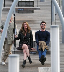 ana-de-armas-on-the-set-of-ghosted-in-washington-05-04-2022-2.thumb.jpg.747bb523b8d4a2ff36fca48929d7b723.jpg