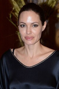 angeline-jolie-double-mastectomy-garticle-614x920.jpg