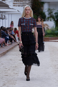 chanel-0029-looks-hd-1651763617.thumb.jpg.8e7e52fd0e7bbd6d6d04b3a2157c0353.jpg