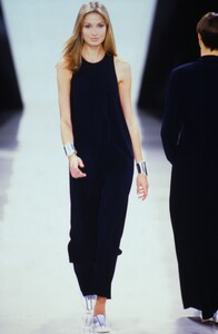 dkny-ss-94-2.thumb.jpg.9a92dfa566dded279aef60ddeaf9e9e0.jpg