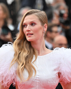 gallery-best-beauty-at-cannes-toni.jpg