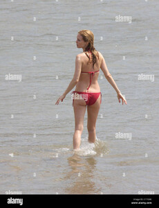 heather-graham-disfrutando-de-unas-vacaciones-en-barcelona-con-su-novio-yaniv-raz-barcelona-espana-09-08-09-c1tgxk.jpg