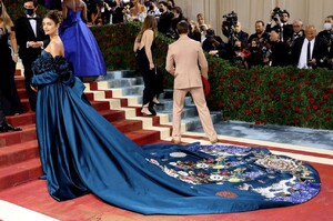 hill-met-gala-1-gty-er-220502_1651538148687_hpEmbed_3x2_992.thumb.jpg.0ec9ec8fe7a214f0cd9b8ebf243fa55b.jpg