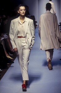 jil-sander-ss-95-2.thumb.jpg.fca416f61eecb16e9647ec3bc3844c24.jpg