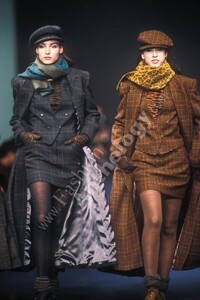 kenzo_ww86_026_FashionAnthology.thumb.jpg.b66b0202a63c7505f719fe296d49c252.jpg