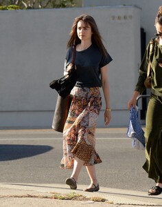 lily-collins-heading-to-a-spa-in-la-05-15-2022-7.jpg