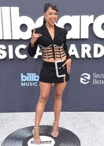 liza-koshy-at-2022-billboard-music-awards-in-las-vegas-05-15-2022-3.jpg