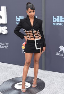 liza-koshy-at-2022-billboard-music-awards-in-las-vegas-05-15-2022-4.jpg