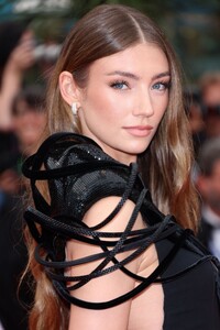 lorena-rae-at-forever-young-premiere-at-75th-annual-cannes-film-festival-05-22-2022-8.thumb.jpg.c0d5291a53a1fd5f6861bf50c83d2ebd.jpg