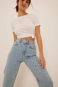 na-kd_high_waist_straight_denim_1018-009795-0047_0504.jpg