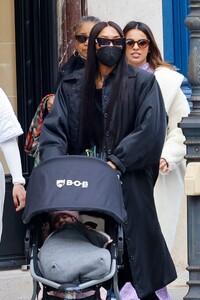 naomi-campbell-out-in-paris-03-01-2022-1.jpg