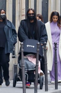 naomi-campbell-out-in-paris-03-01-2022-3.jpg